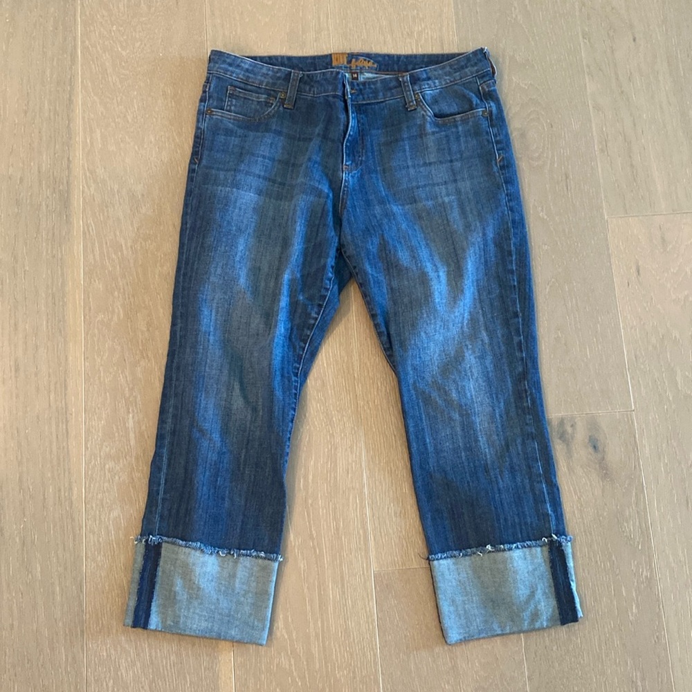 Kut from the Kloth Capri rolled raw hemmed size 14. SKU #KP688MAIR.